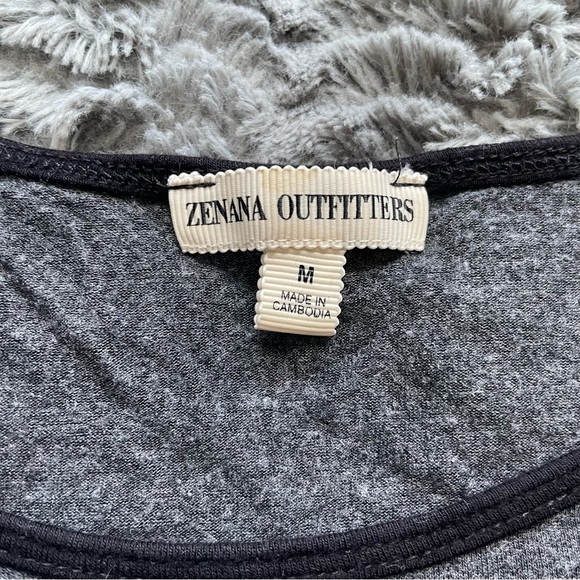 Flowy Asymmetrical Top - Picture 2 of 3